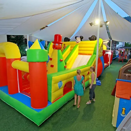 Prince Apart Hotel 아파트호텔 이츠멜레르