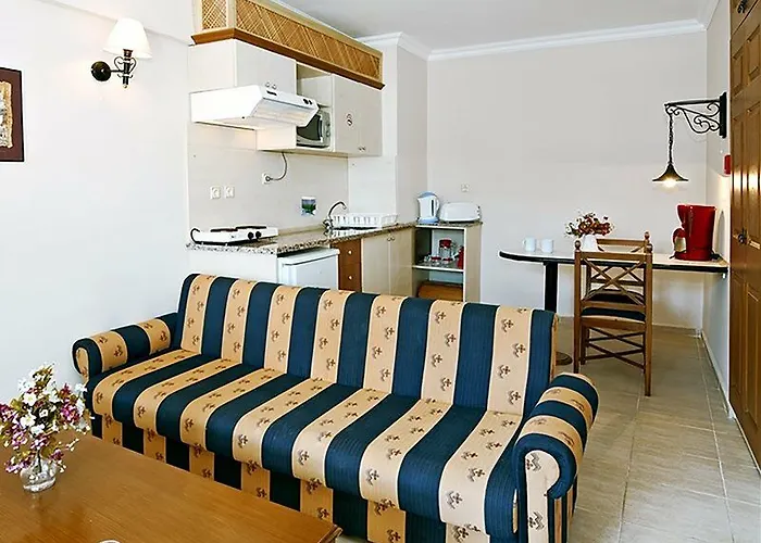 Prince Apart Hotel 3* İçmeler